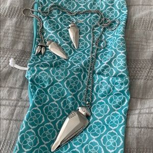 Kendra Scott Necklace and Earrings SET!  GUC